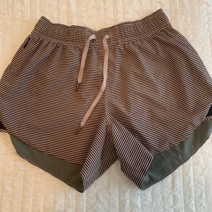 Lululemon Reversible Shorts (pink&black/grey) sz8